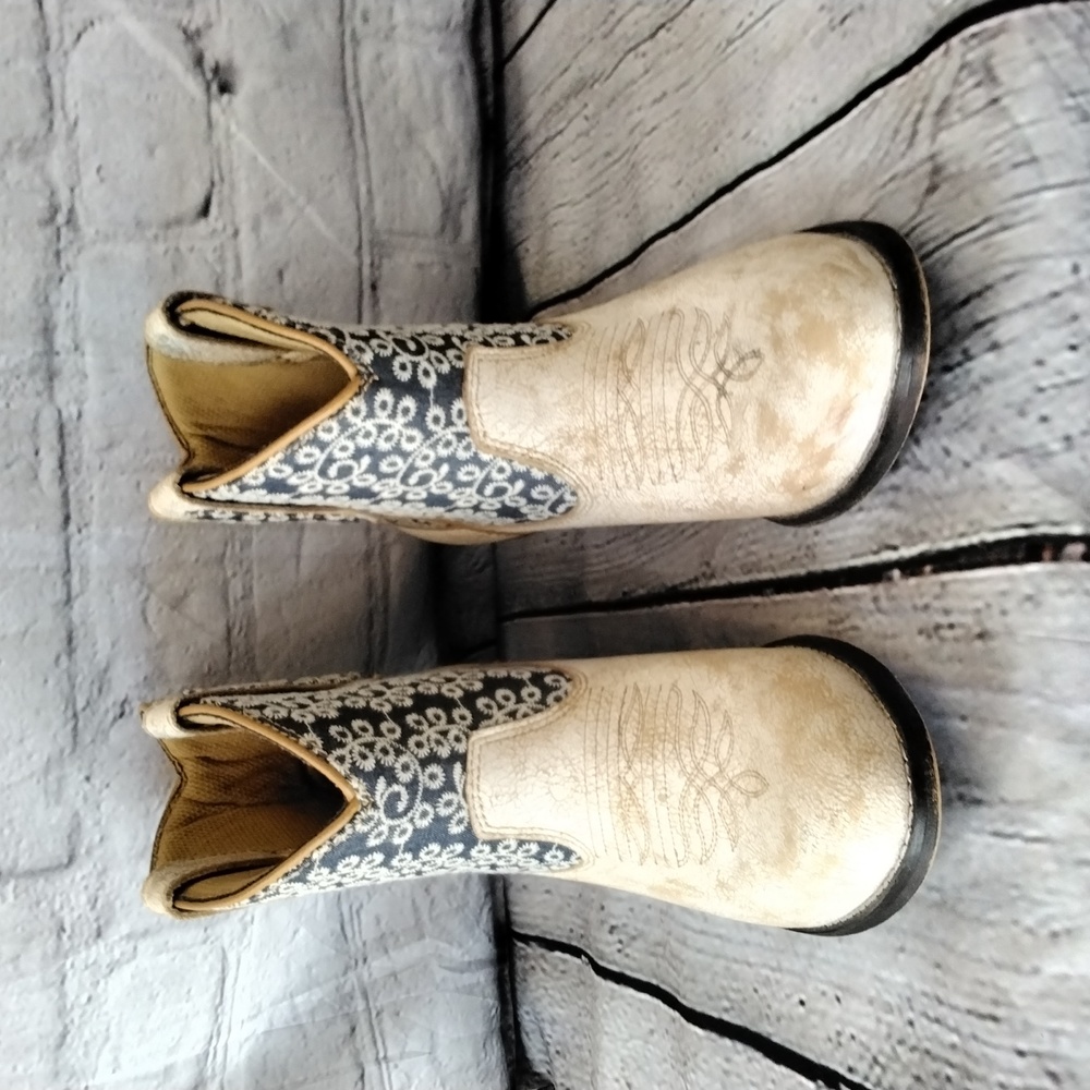 Laredo short boots
